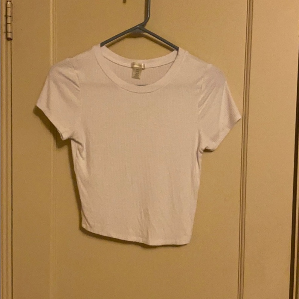 Soft white crop top super flattering!